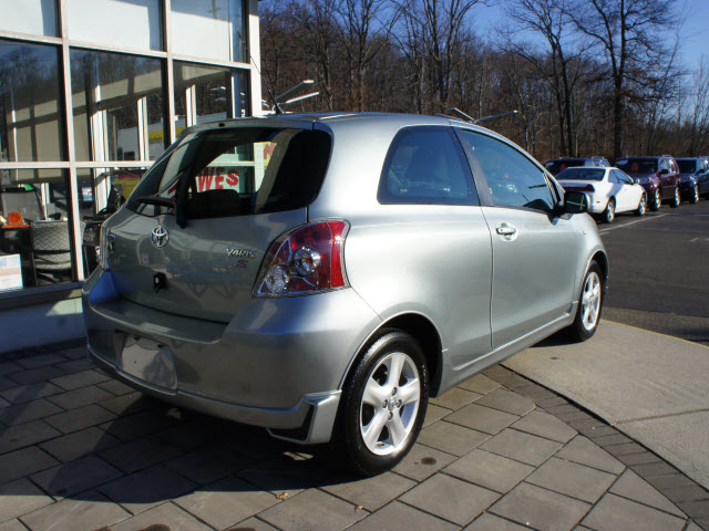 Toyota Yaris 2008 photo 2