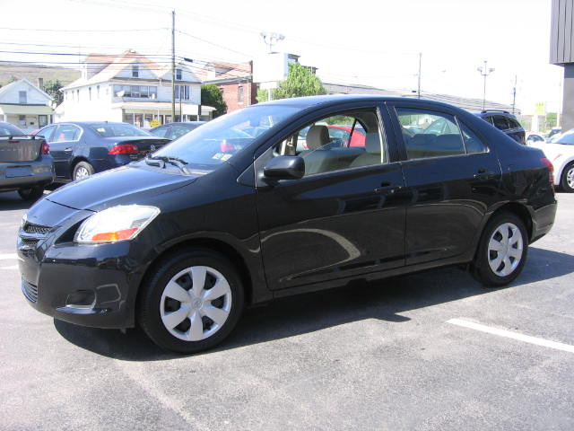 Toyota Yaris 2008 photo 2