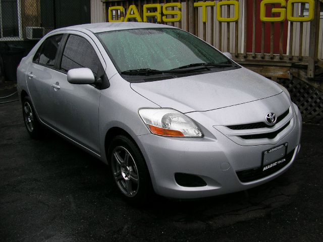 Toyota Yaris Unknown Sedan