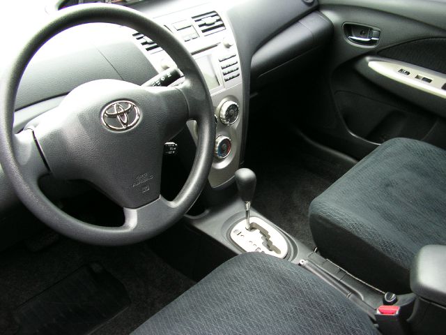 Toyota Yaris 2008 photo 1