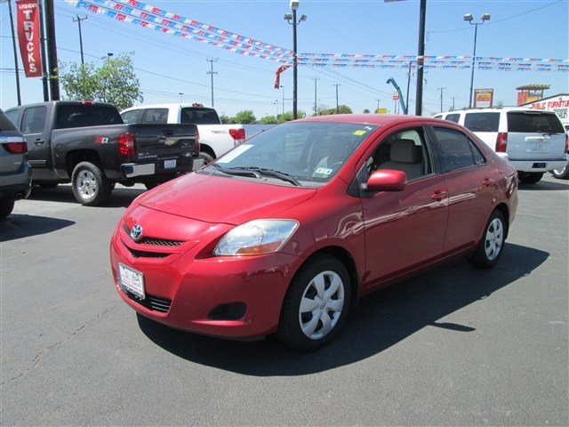 Toyota Yaris 2008 photo 1