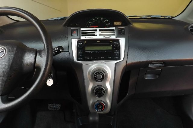 Toyota Yaris 2008 photo 1