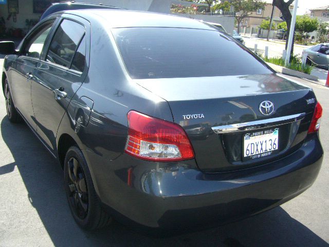 Toyota Yaris 2008 photo 1