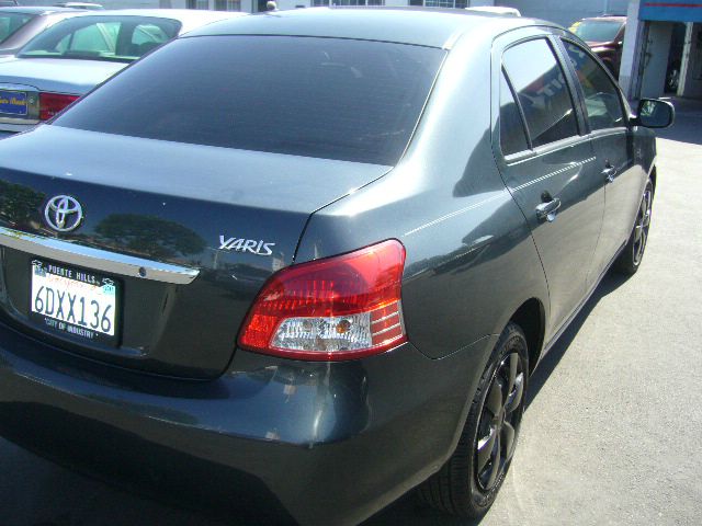 Toyota Yaris 2008 photo 2