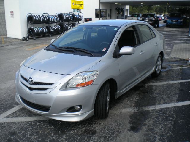 Toyota Yaris 2008 photo 2