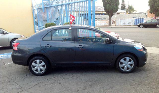 Toyota Yaris 2008 photo 1