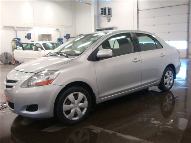 Toyota Yaris 2008 photo 2