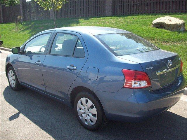 Toyota Yaris 2009 photo 2