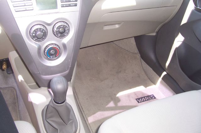 Toyota Yaris 2009 photo 6