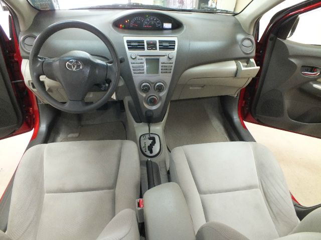 Toyota Yaris 2009 photo 1