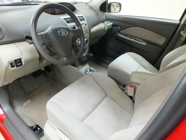 Toyota Yaris 2009 photo 11