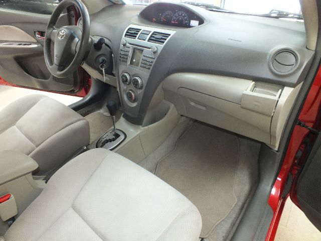 Toyota Yaris 2009 photo 9