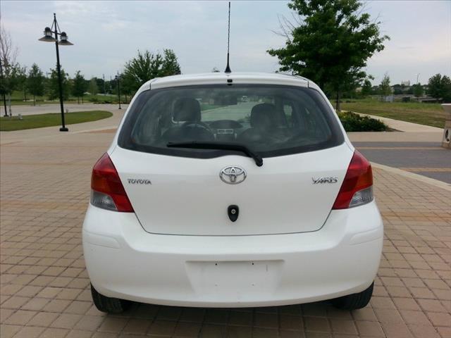 Toyota Yaris 2010 photo 3