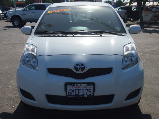 Toyota Yaris 2010 photo 1