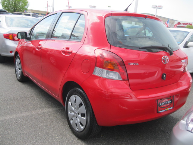 Toyota Yaris 2010 photo 1