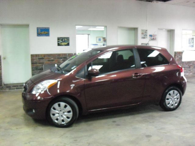 Toyota Yaris 2010 photo 1