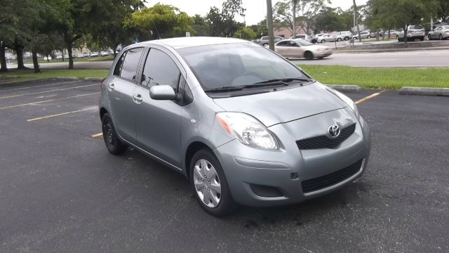 Toyota Yaris 2010 photo 1