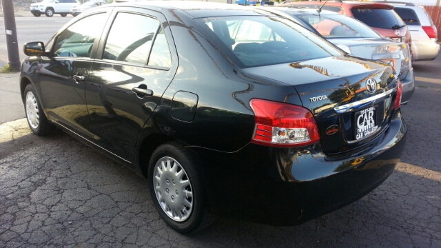 Toyota Yaris 2010 photo 1