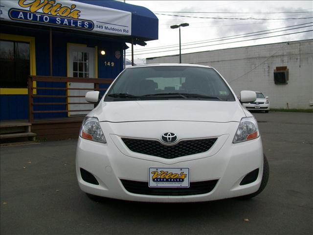 Toyota Yaris 2010 photo 1