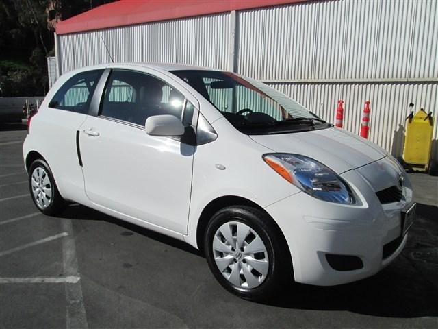 Toyota Yaris 2010 photo 1