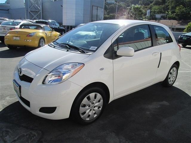 Toyota Yaris 2010 photo 3