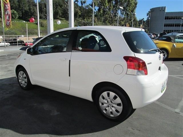 Toyota Yaris 2010 photo 4