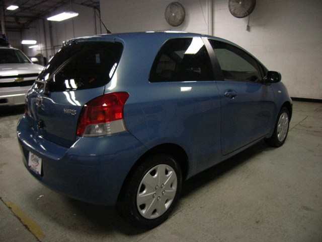 Toyota Yaris 2010 photo 4