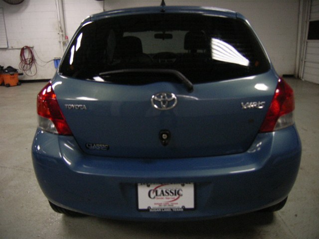 Toyota Yaris 2010 photo 5