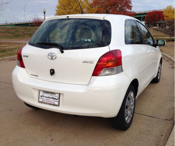 Toyota Yaris 2010 photo 1