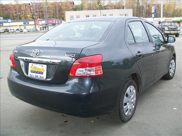 Toyota Yaris 2010 photo 2