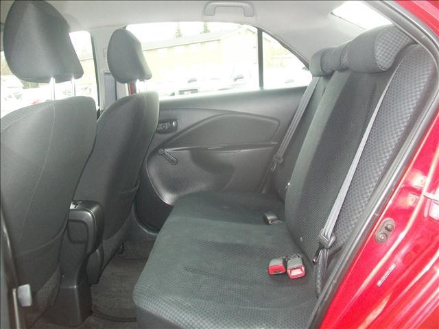 Toyota Yaris 2010 photo 4