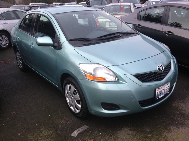 Toyota Yaris 2010 photo 2