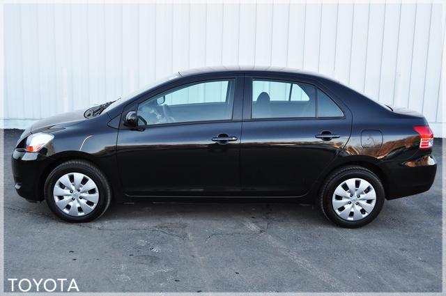 Toyota Yaris 2010 photo 2