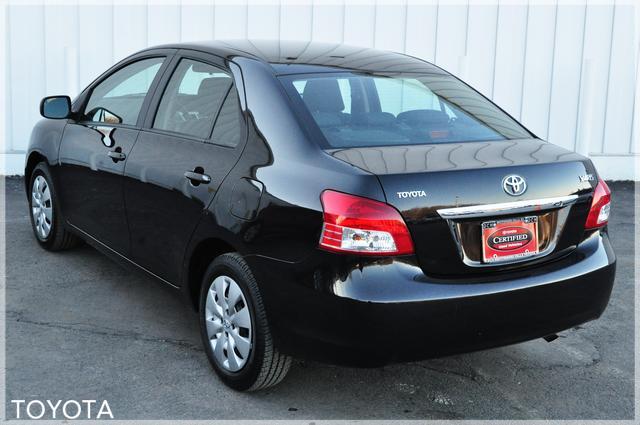 Toyota Yaris 2010 photo 3