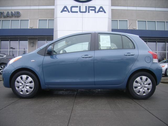 Toyota Yaris 2010 photo 3