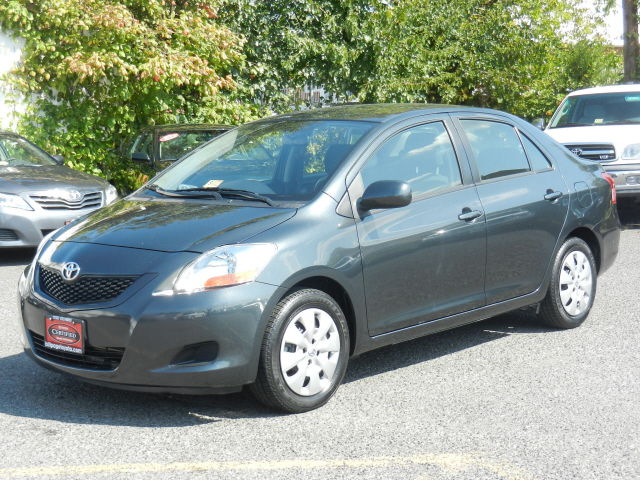 Toyota Yaris Base Unspecified