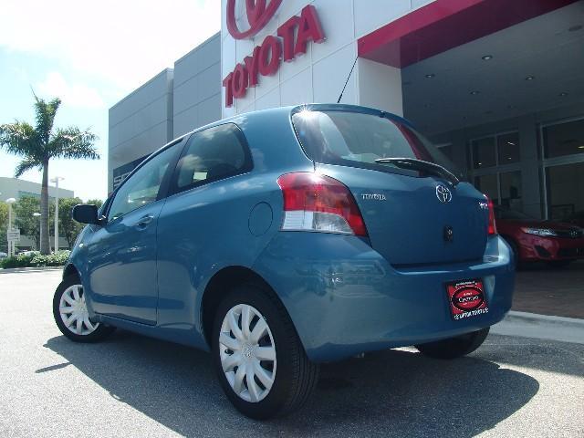 Toyota Yaris 2010 photo 4