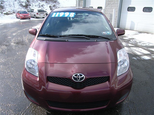 Toyota Yaris 2010 photo 1