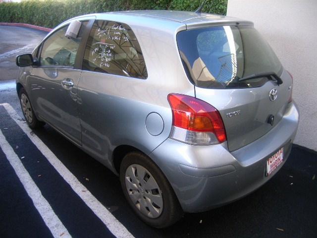 Toyota Yaris 2010 photo 1