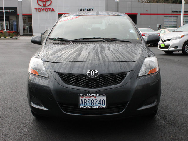 Toyota Yaris 2010 photo 2