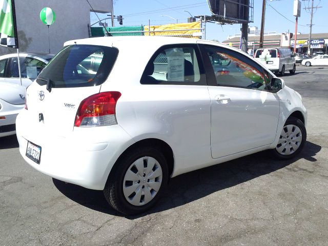 Toyota Yaris 2010 photo 4