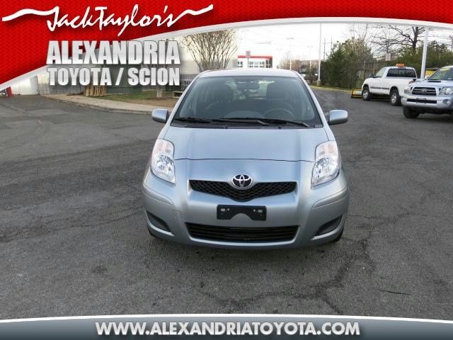 Toyota Yaris 2011 photo 1