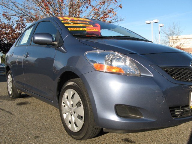 Toyota Yaris 2011 photo 3