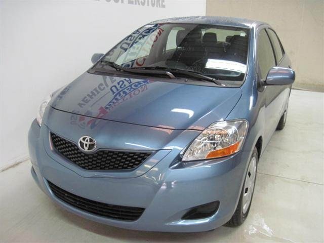 Toyota Yaris 2011 photo 1