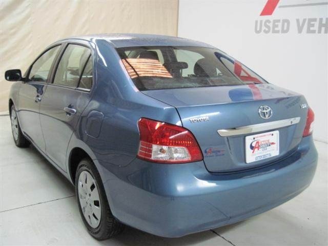 Toyota Yaris 2011 photo 4