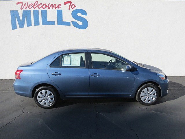 Toyota Yaris 2011 photo 1