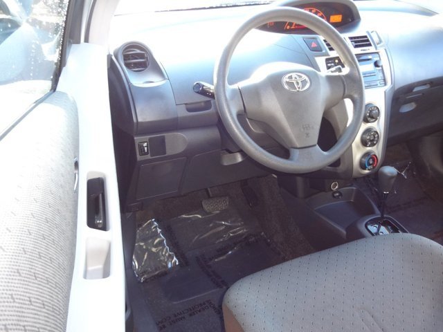 Toyota Yaris 2011 photo 4