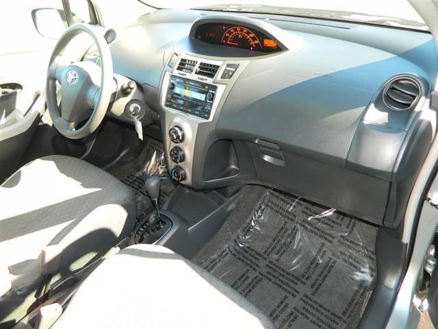 Toyota Yaris 2011 photo 5