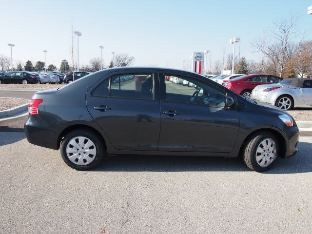 Toyota Yaris 2011 photo 1