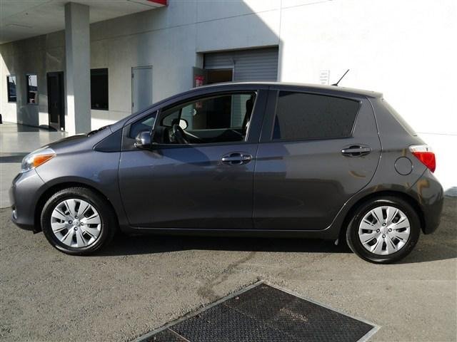 Toyota Yaris 2012 photo 5